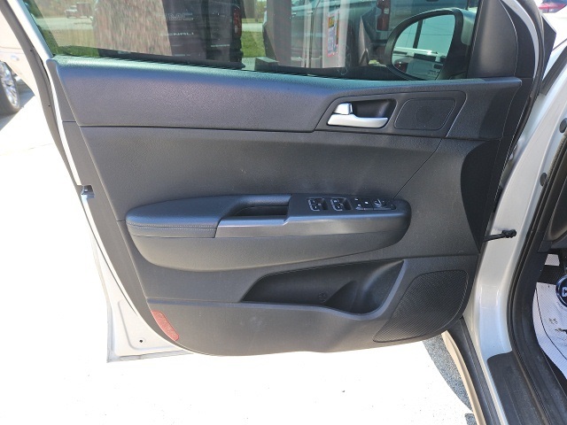2020 Kia Sportage LX photo 13