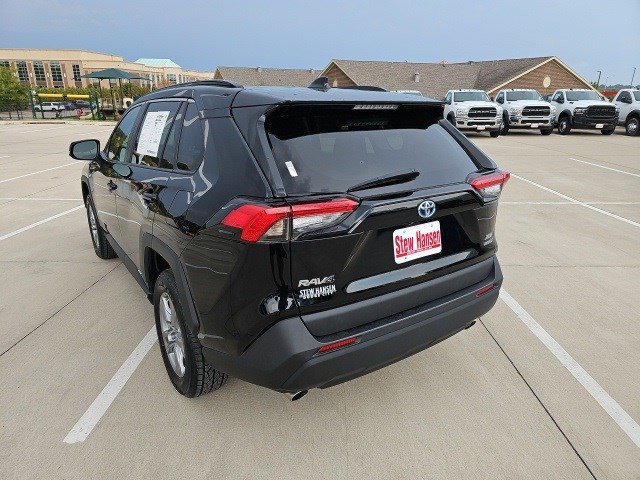 2024 Toyota RAV4 Hybrid XLE photo 2