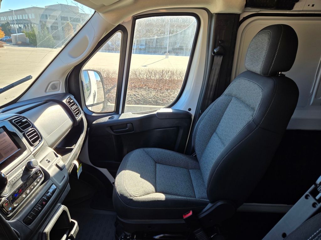 2025 Ram ProMaster 2500 photo 17