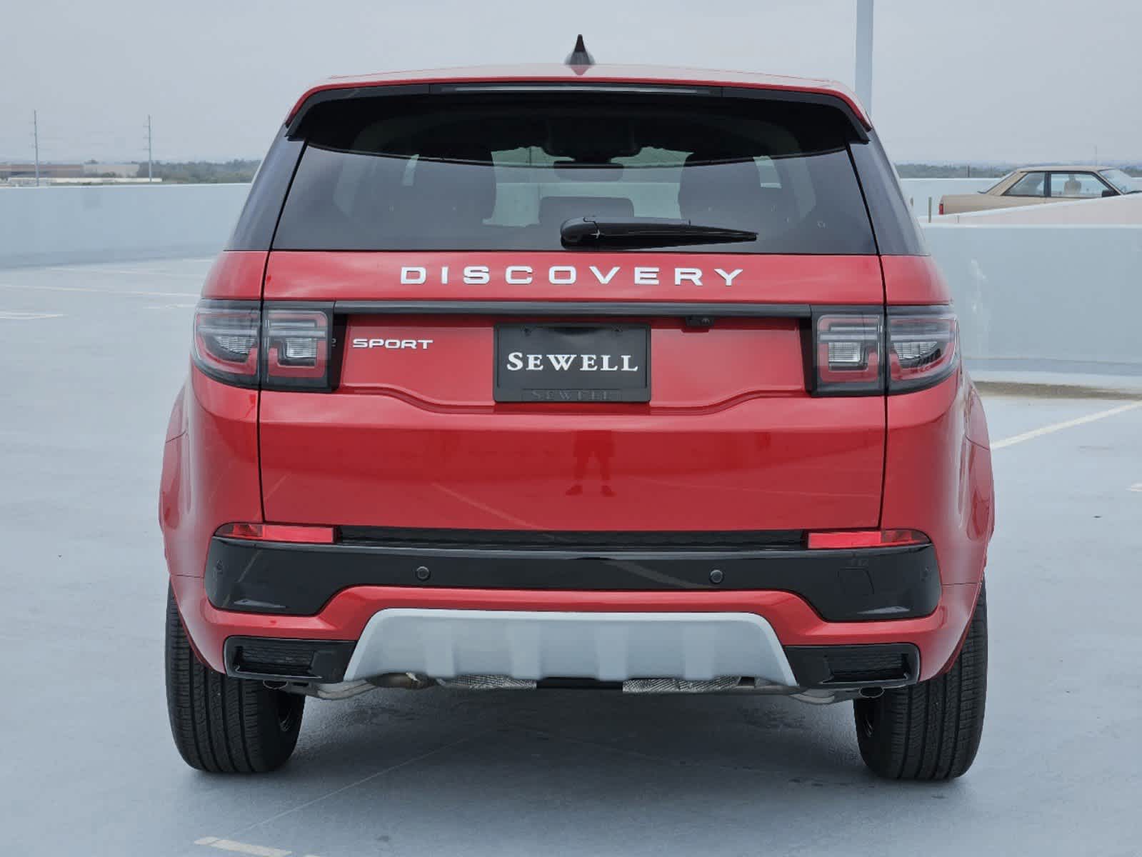 2025 Land Rover Discovery Sport S photo 5