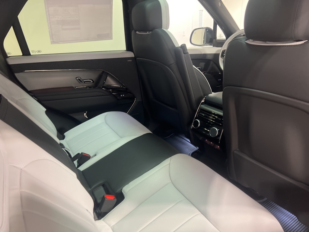 2025 Land Rover Range Rover Sport SE photo 26