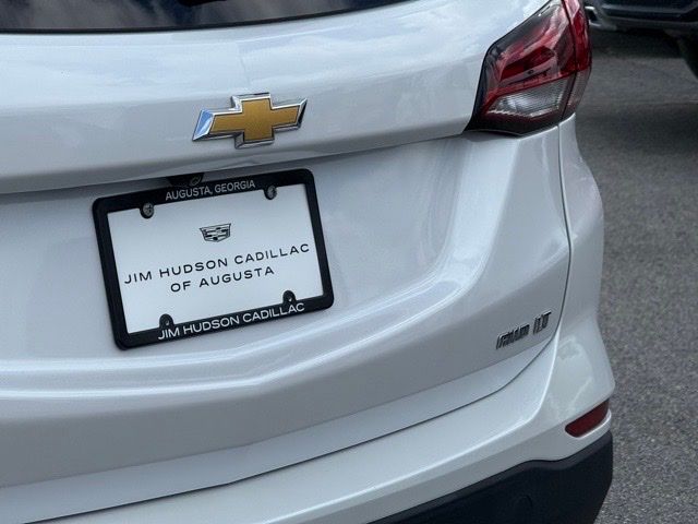 2022 Chevrolet Equinox LT photo 3