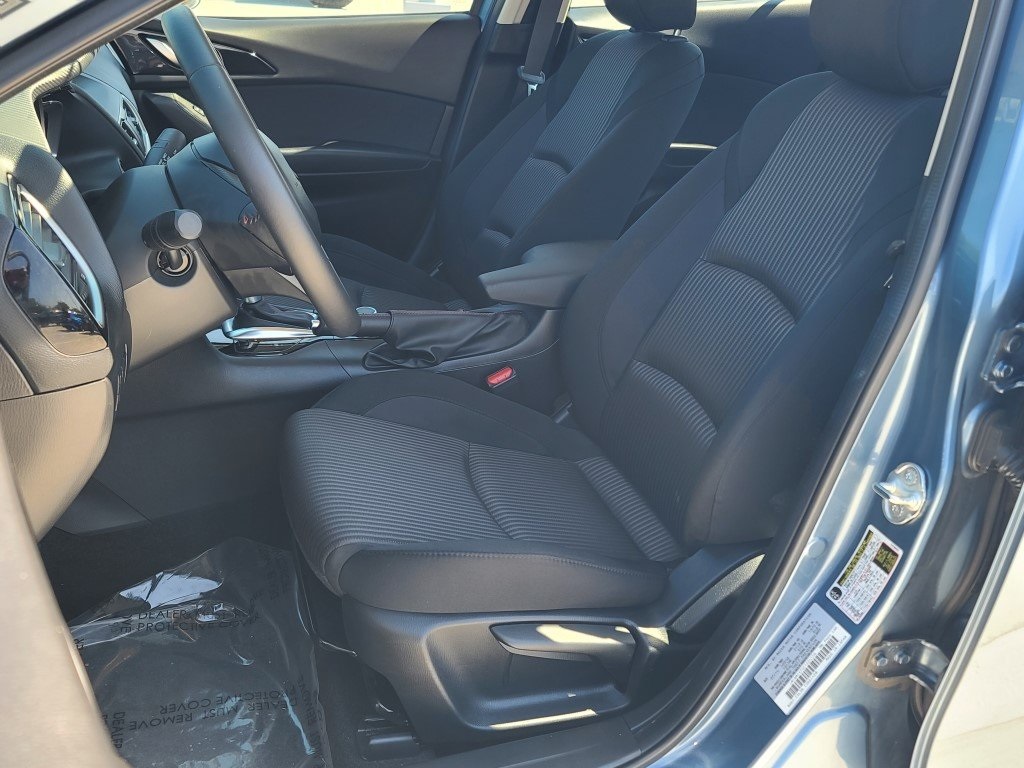 2015 Mazda Mazda3 Touring photo 5