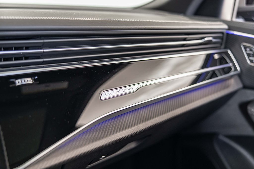 2025 AUDI RS Q8 - Image 30