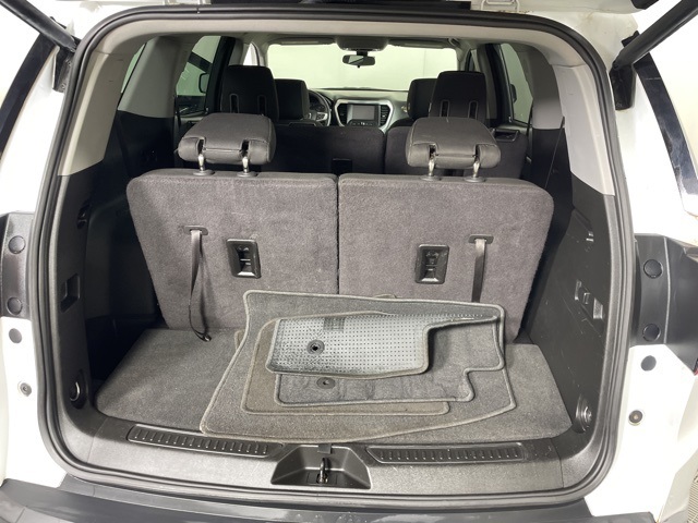 2017 Gmc Acadia SLE photo 16