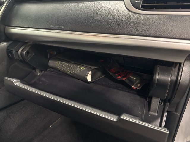 2014 Toyota Camry L photo 25