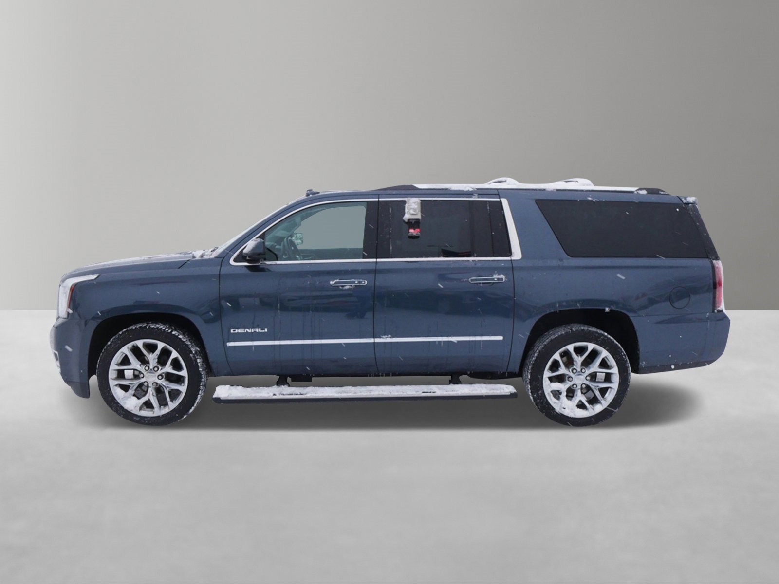 Used 2020 GMC Yukon XL Denali with VIN 1GKS2HKJ6LR305286 for sale in White Bear Lake, Minnesota