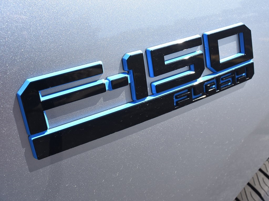 2025 Ford F-150 Lightning XLT photo 10