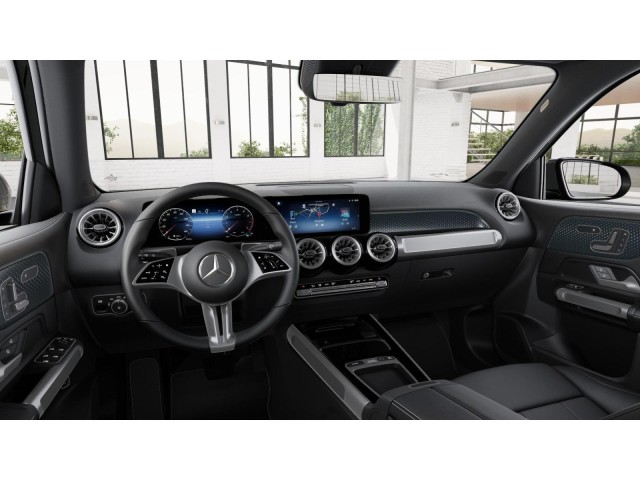 2025 Mercedes Benz GLB 250 photo 3