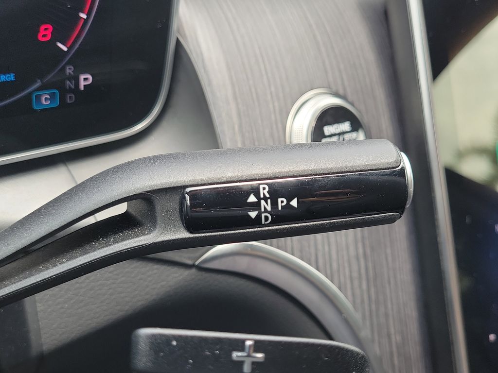 2025 Mercedes Benz GLC 300 photo 14