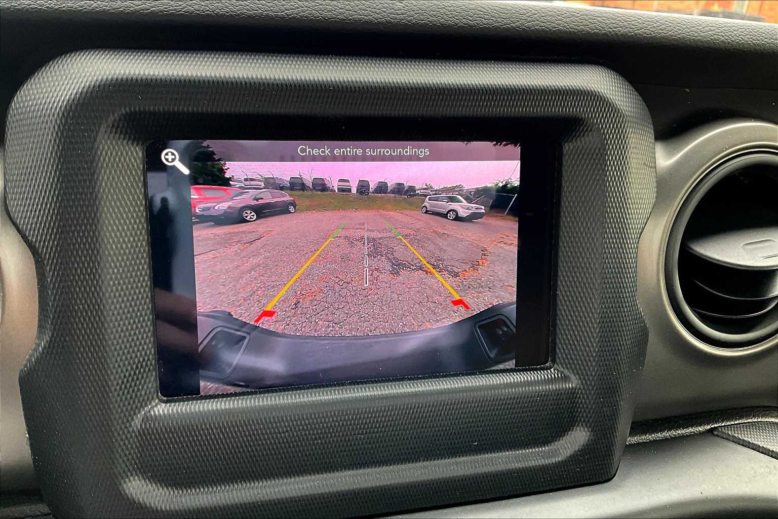 2021 Jeep Gladiator Willys photo 26