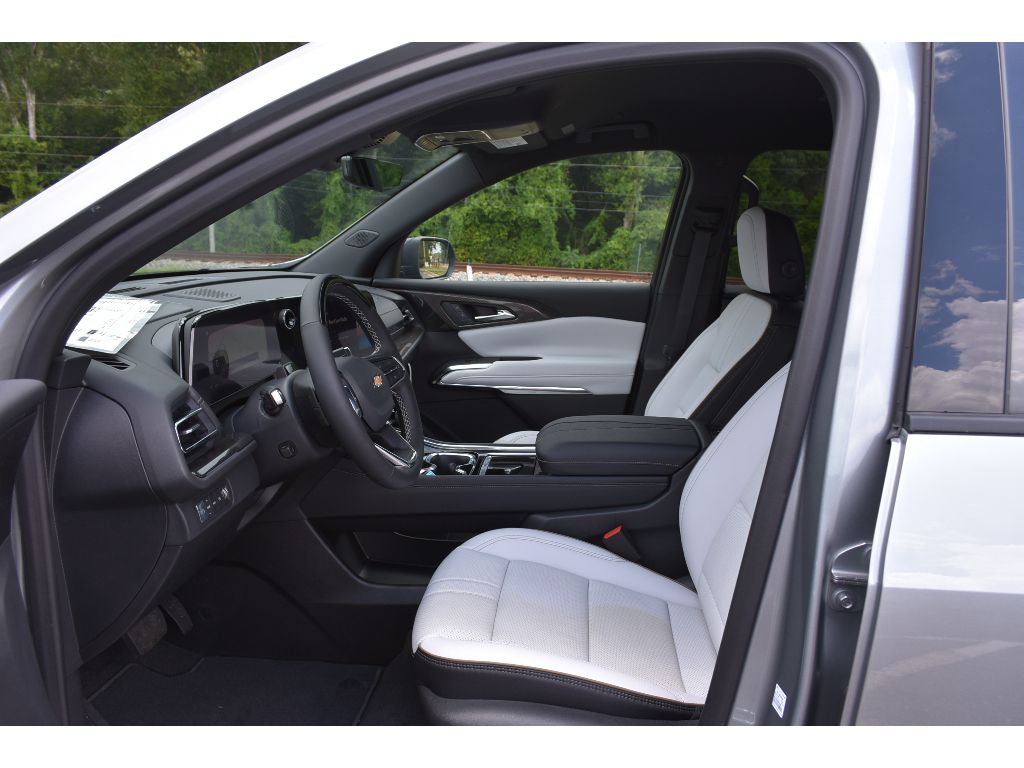 2025 Chevrolet Traverse High Country photo 6