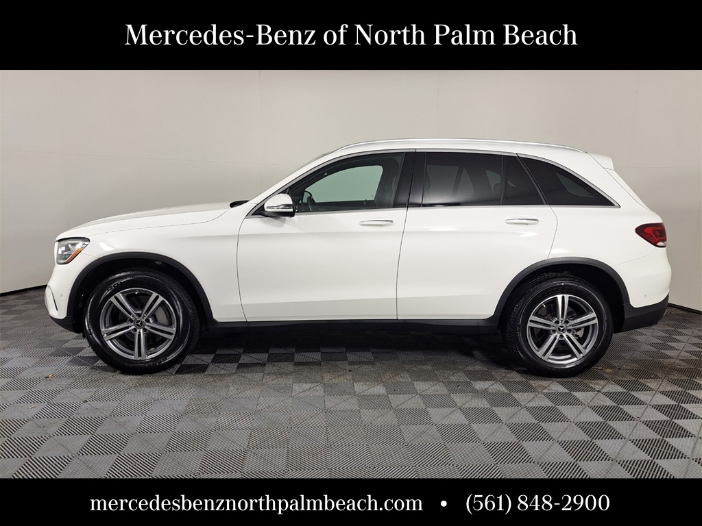 2022 Mercedes Benz GLC 300 photo 2