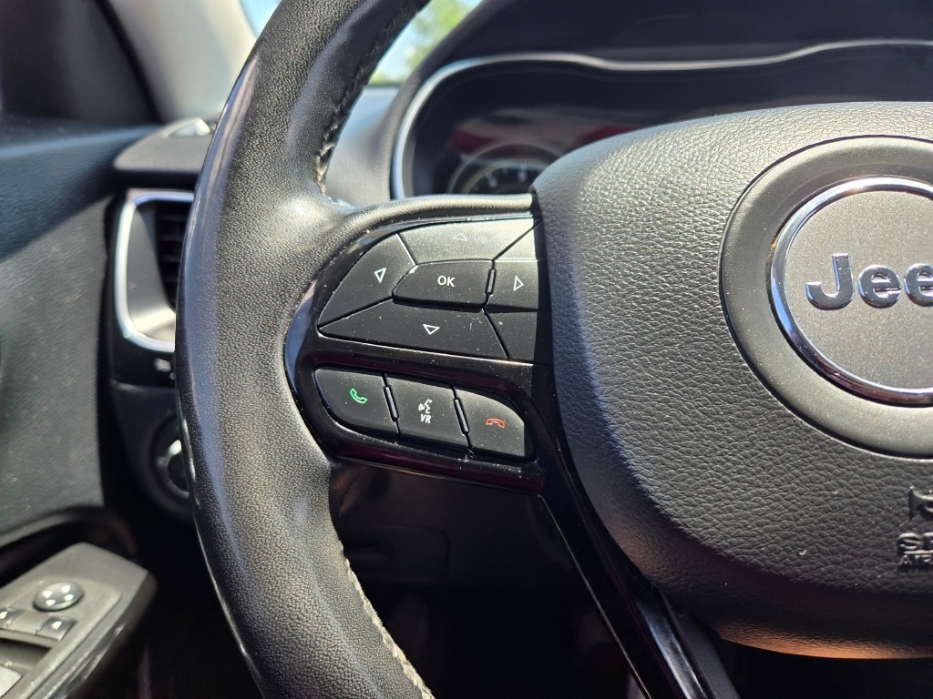 2021 Jeep Cherokee Altitude photo 21