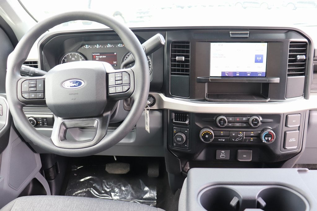 2025 Ford F-350 XL photo 3