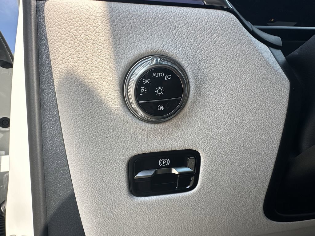 2025 Mercedes Benz GLC 300 4MATIC photo 34