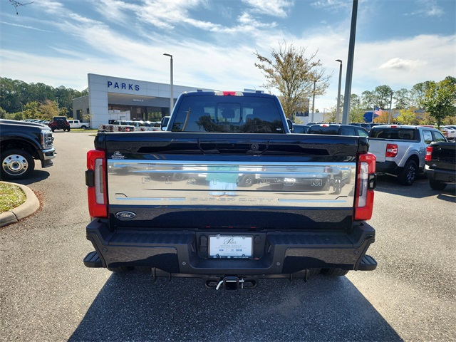 2025 Ford F-450 Platinum photo 4