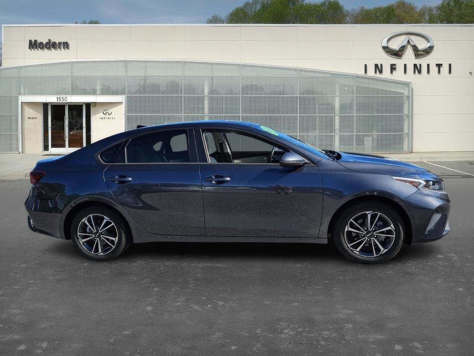 2023 Kia Forte LXS photo 3