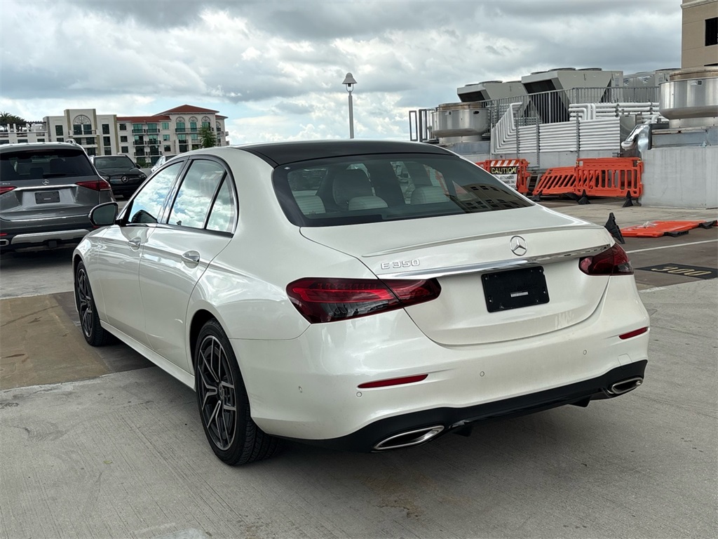 2022 Mercedes Benz E 350 photo 3