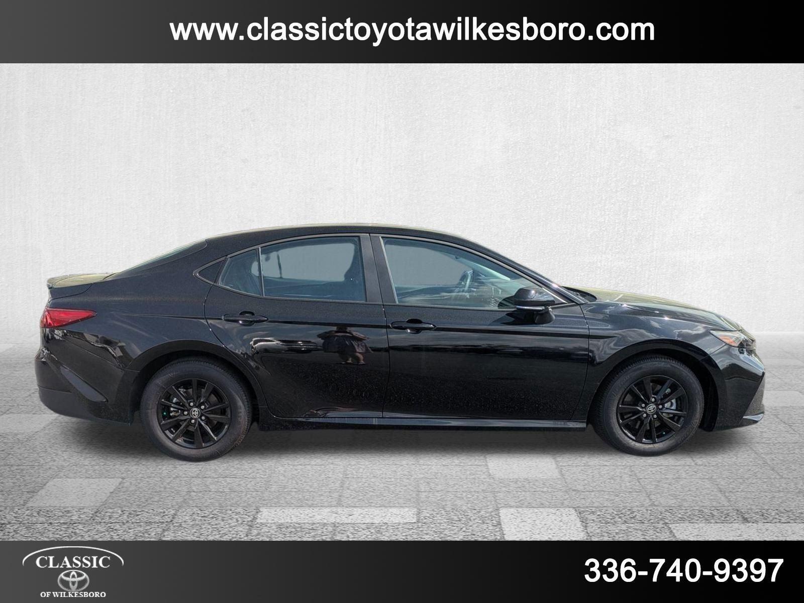 2025 Toyota Camry LE photo 4