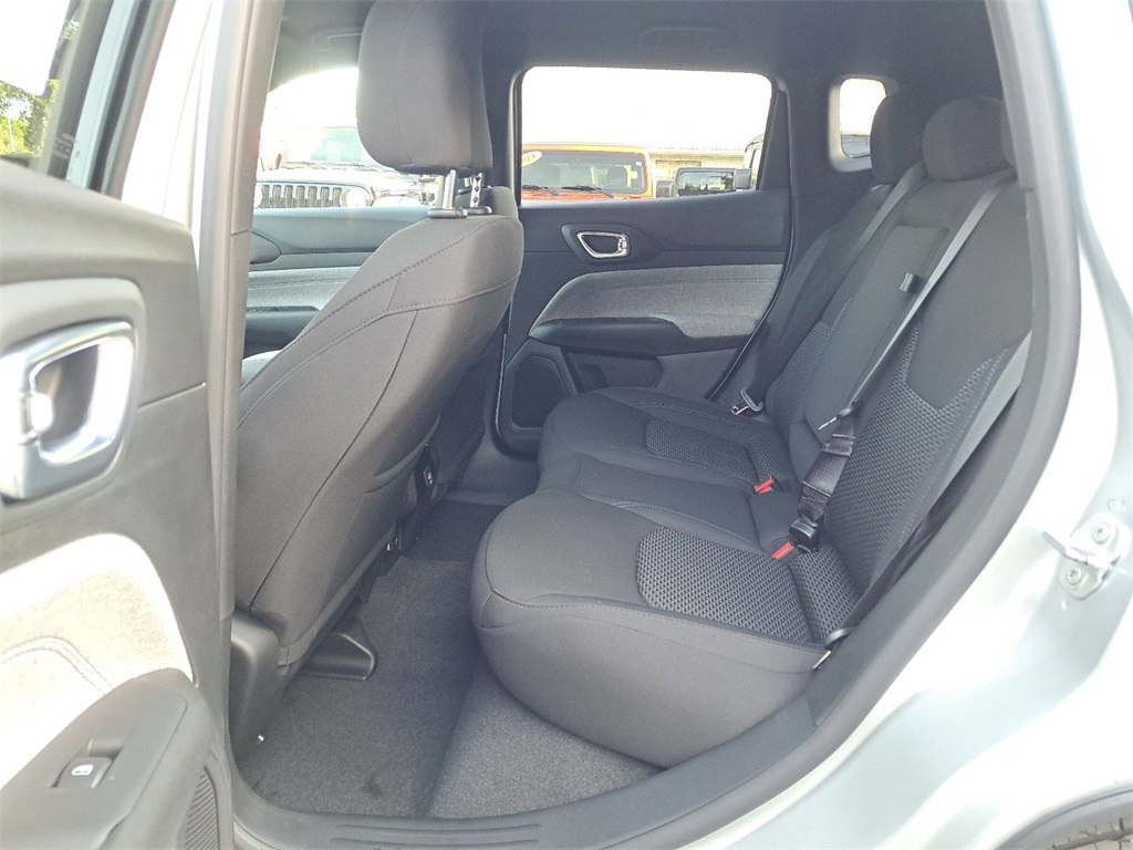 2025 Jeep Compass Sport photo 16
