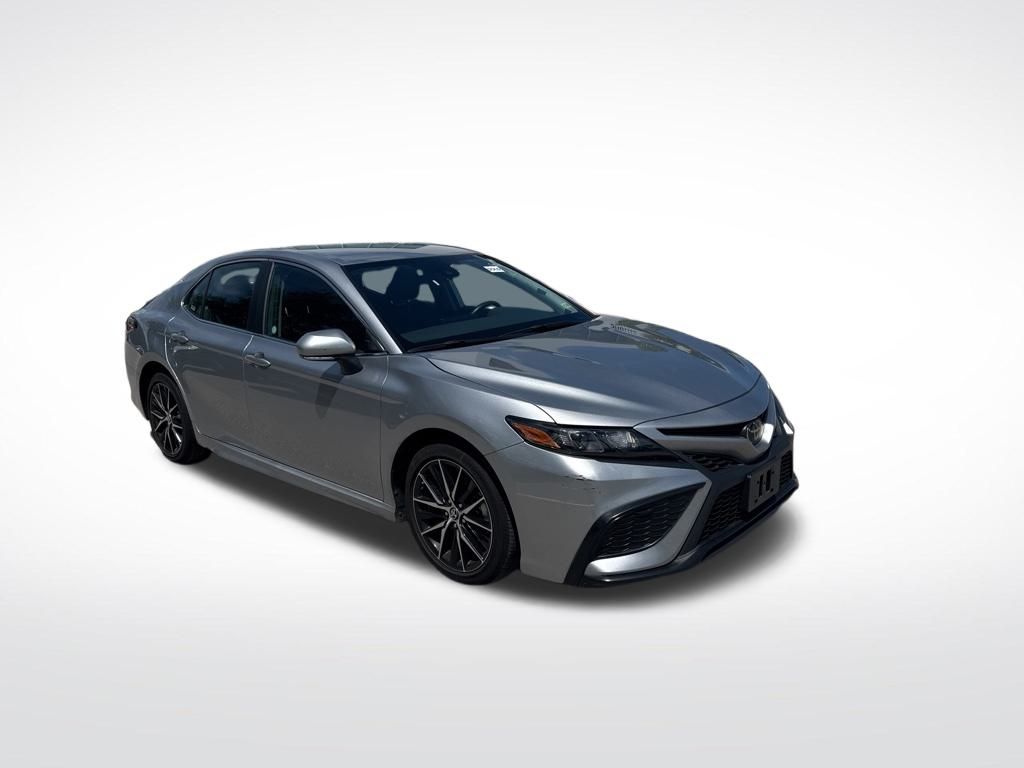2024 Toyota Camry SE photo 3