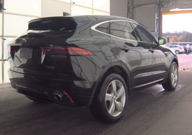 2018 Jaguar E-PACE R-Dynamic SE photo 2