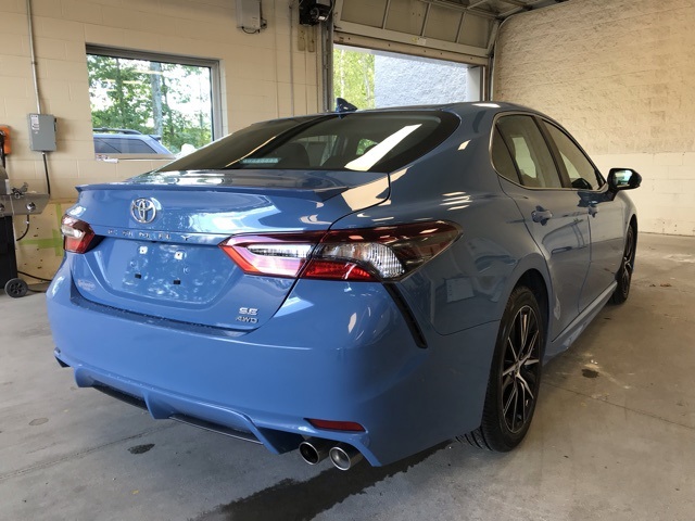2024 Toyota Camry SE photo 3