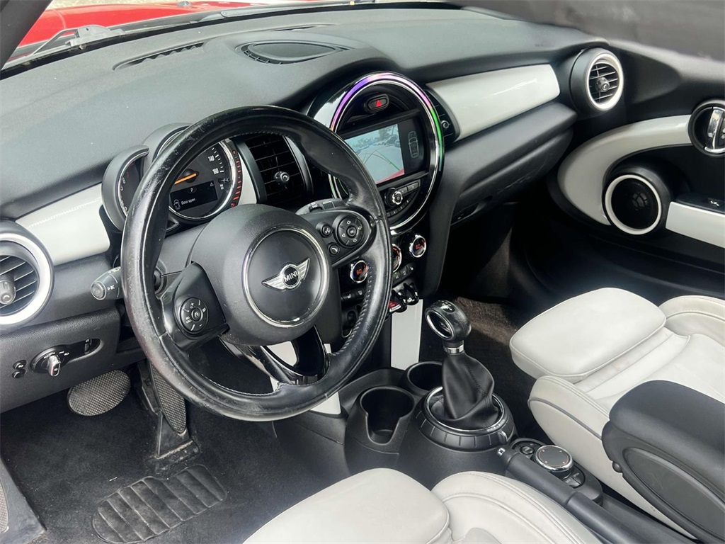 2017 Mini Cooper Convertible S photo 15