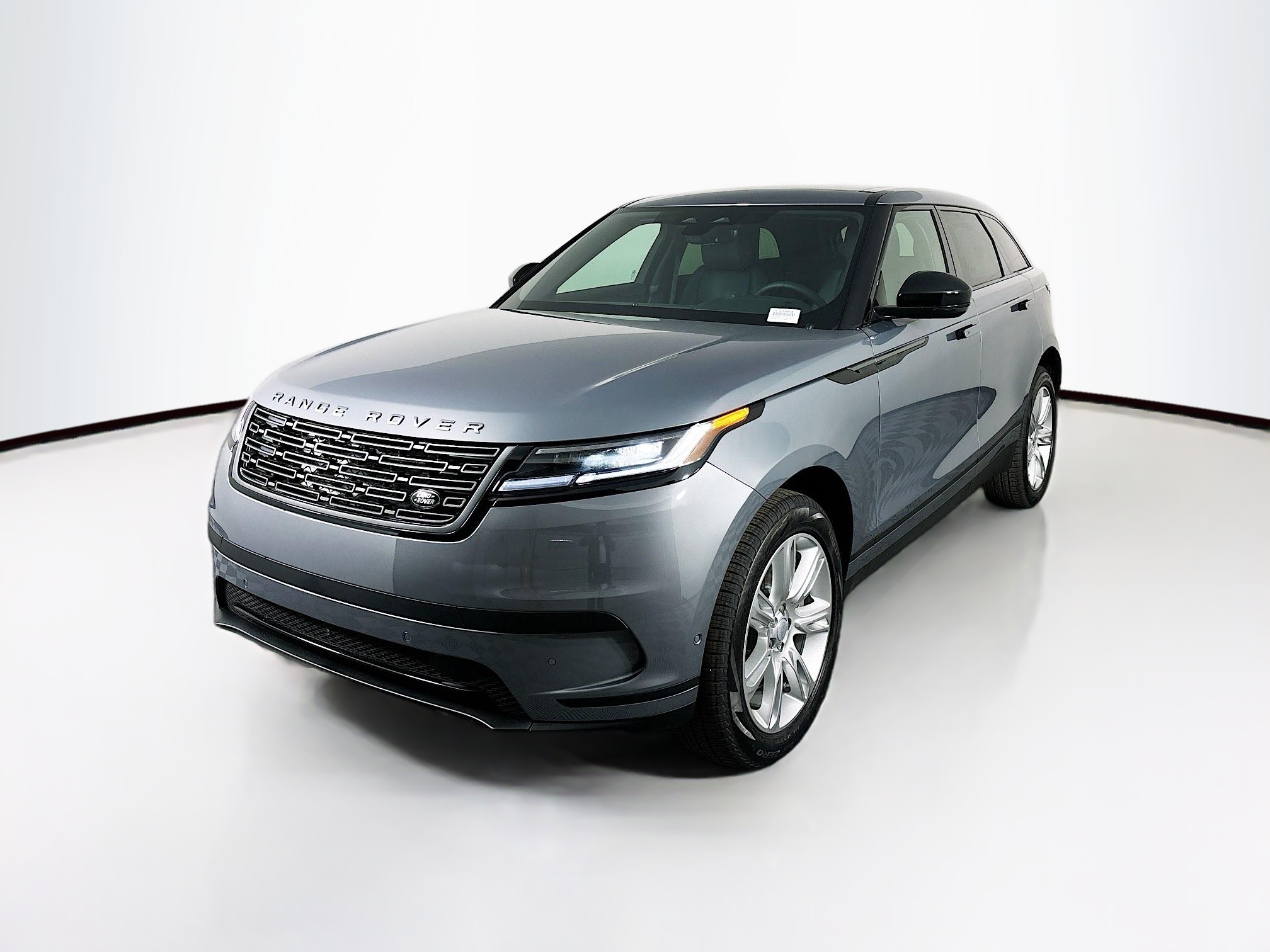 2026 Land Rover Range Rover Velar S's photo