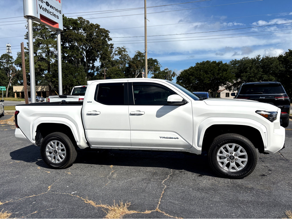 2024 Toyota Tacoma SR5 photo 24