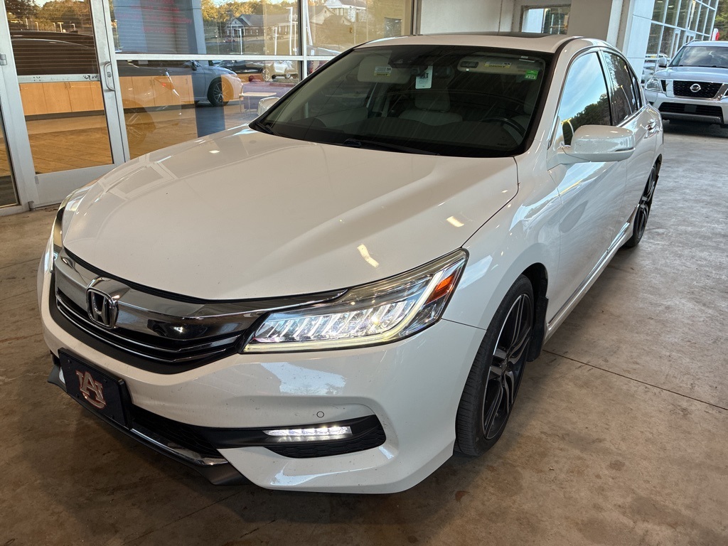 2016 Honda Accord Touring's photo
