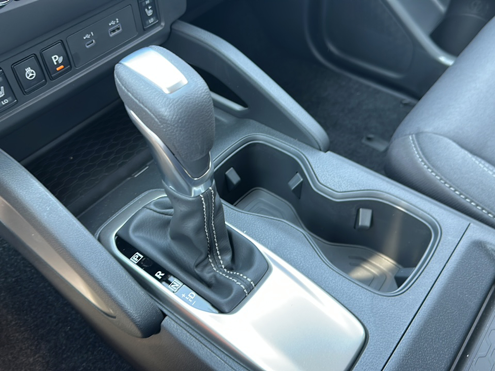 2026 Nissan Frontier Crew Cab SV photo 7