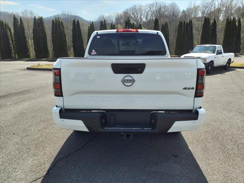 2025 Nissan Frontier SV photo 4