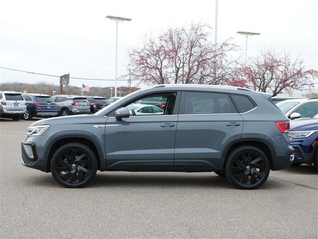 2024 Volkswagen Taos SEL photo 4