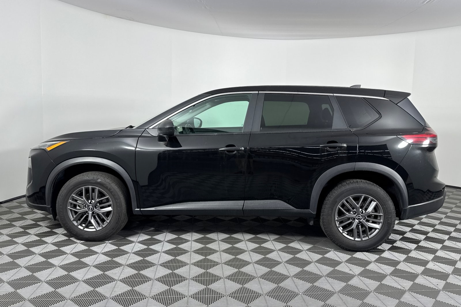 2024 Nissan Rogue S photo 6