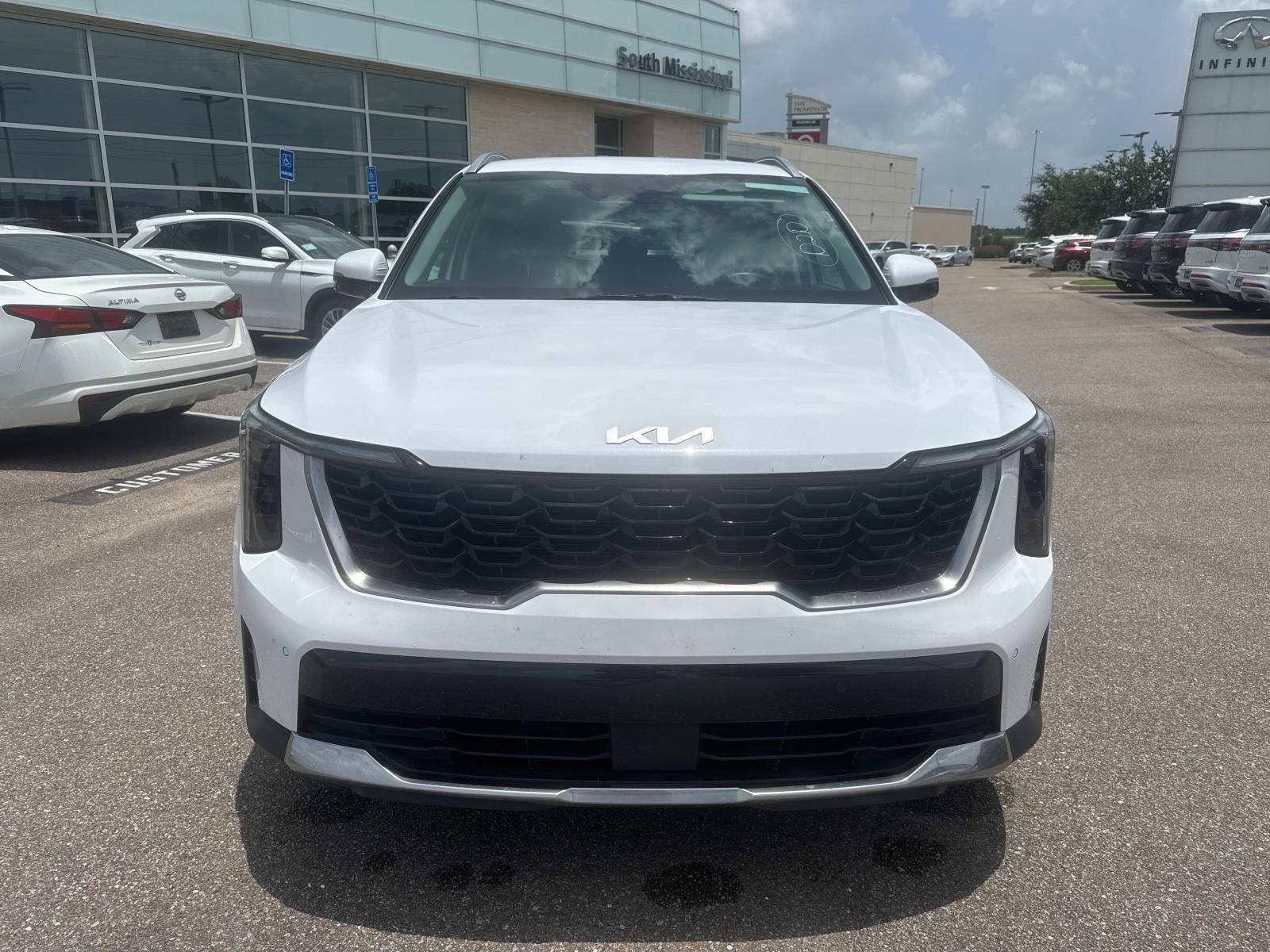 2024 Kia Sorento S photo 2