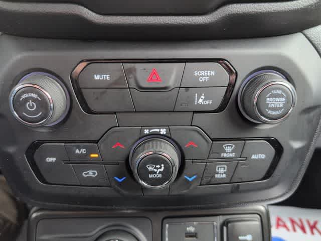 2022 Jeep Renegade Altitude photo 24