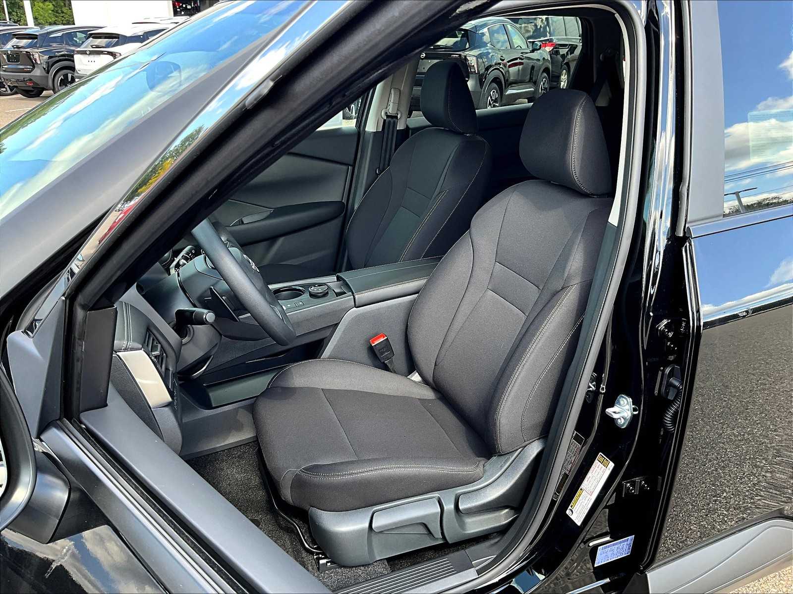 2026 Nissan Rogue S photo 10