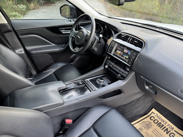 2018 Jaguar F-PACE Premium photo 22
