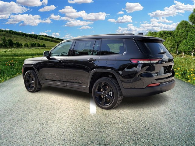 2025 Jeep Grand Cherokee Altitude X photo 2