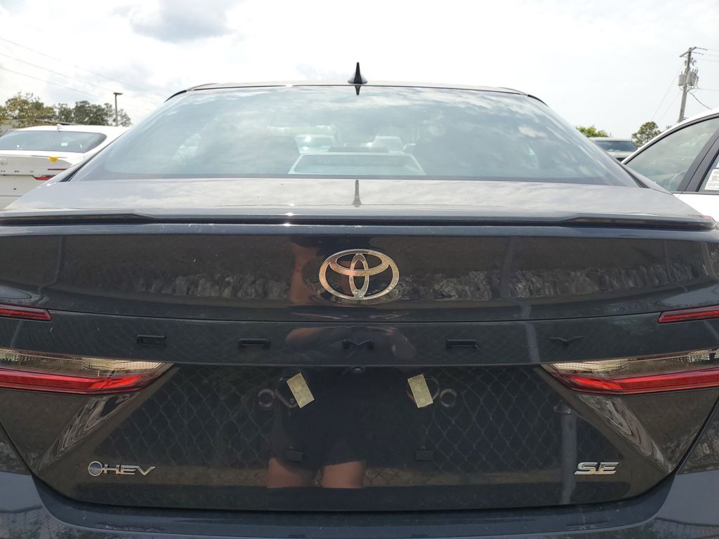 2025 Toyota Camry SE photo 12