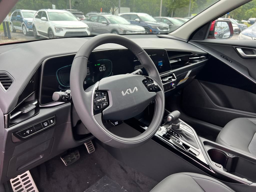 2025 Kia Niro EX Touring photo 12