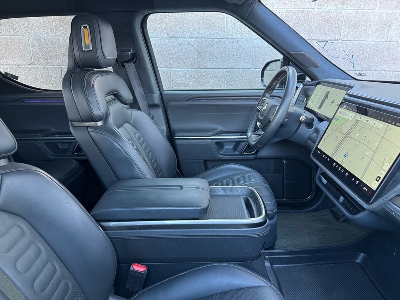 2023 Rivian R1T Adventure photo 2