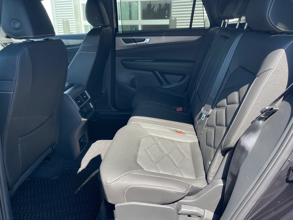 2026 Volkswagen Atlas Cross Sport SE photo 11
