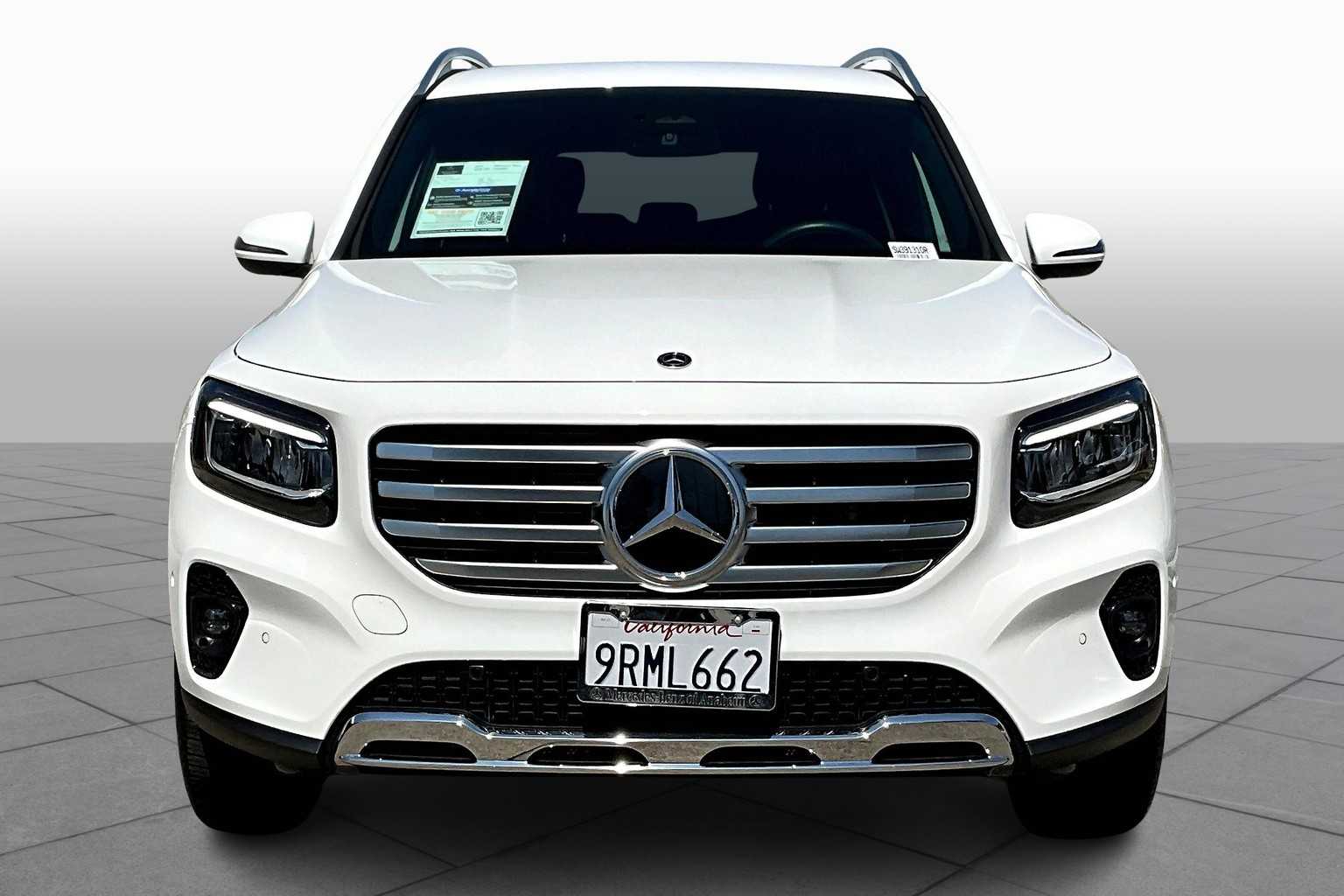 2025 Mercedes Benz GLB 250 photo 3