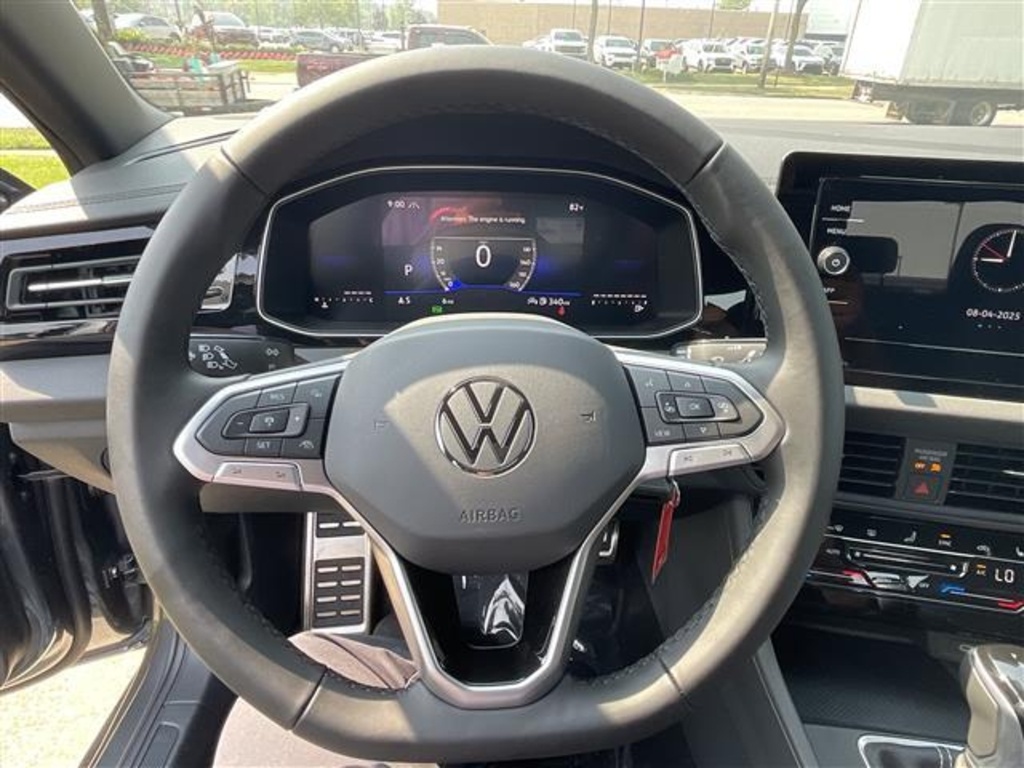 2025 Volkswagen Jetta 1.5T Sport photo 8