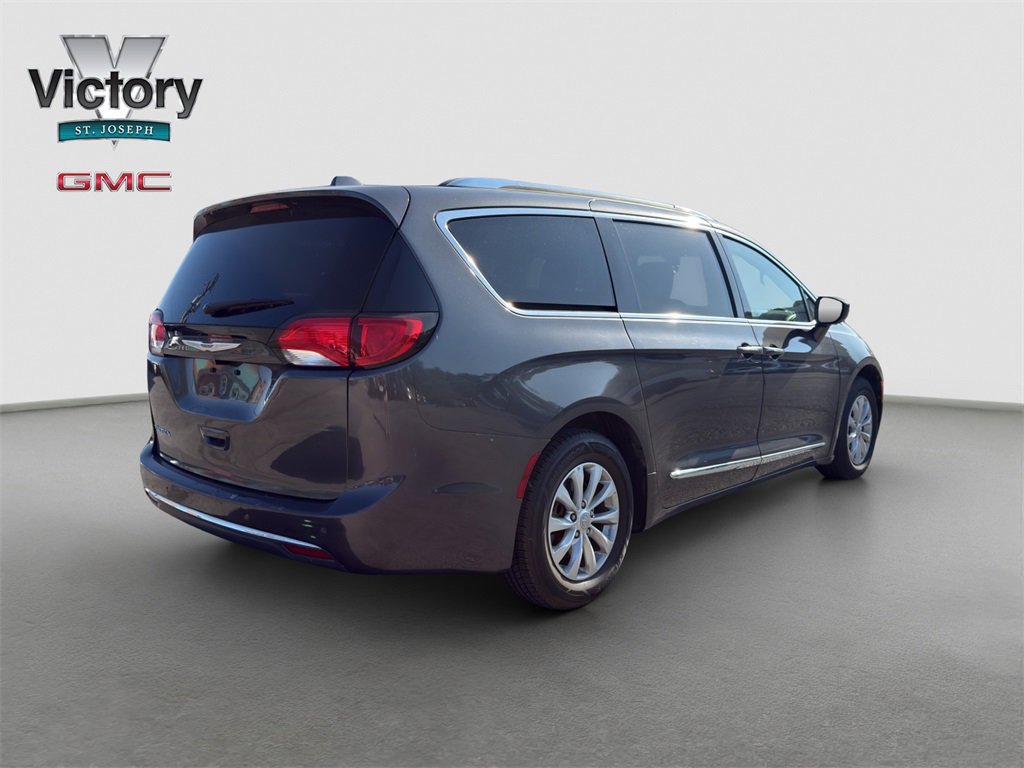 2019 Chrysler Pacifica Touring L photo 14
