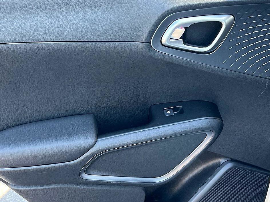 2020 Kia Soul S photo 8