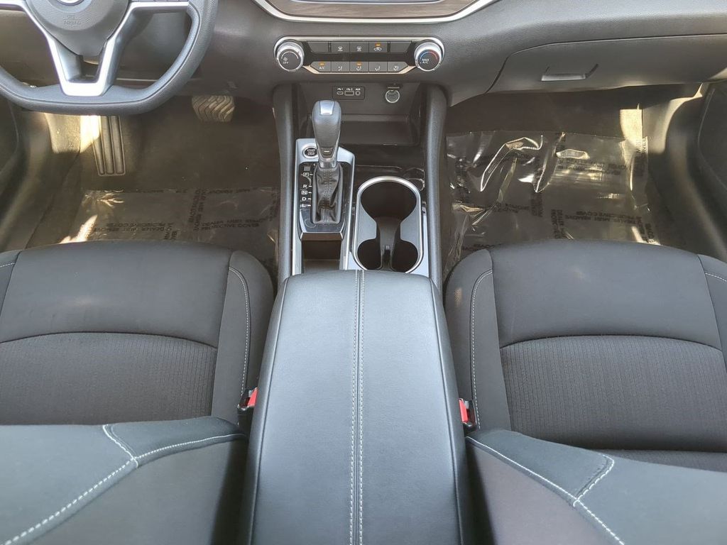 2024 Nissan Altima 2.5 SV photo 17
